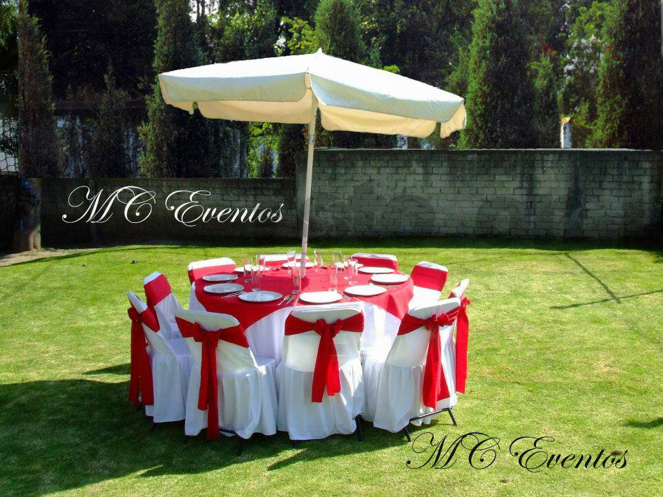 MESA REDONDA VESTIDA