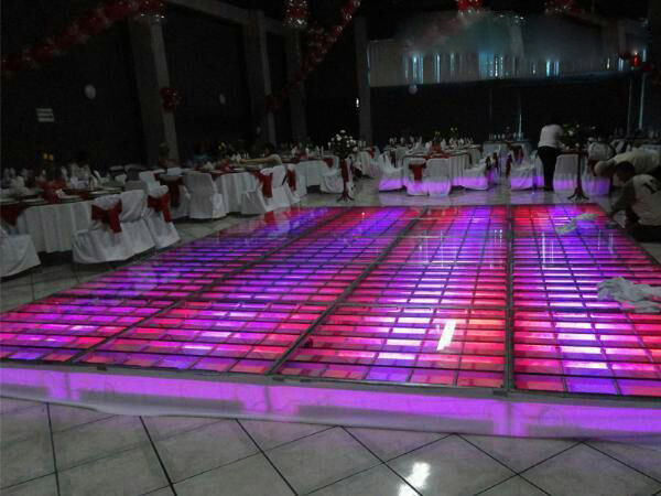 PISTA ILUMINADA DE BAILE